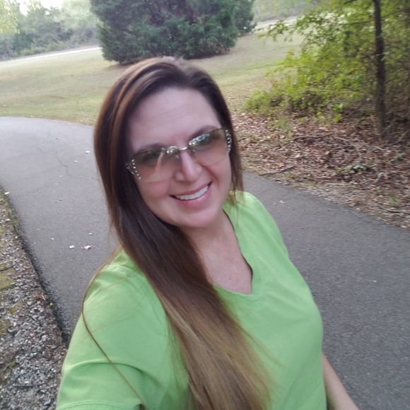 Meet your Posher, Jessica - Picture 5 of 6